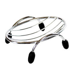Oval chrome soap dish with rubber feet