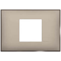 Рамка для выключателей и розеток двойная Classia Bticino итальянский стандарт сатин с коричневой кромкой LEGRAND
