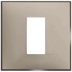 Рамка единична крем сатен с кафяв кант едномодулна Classia Bticino немски стандарт LEGRAND