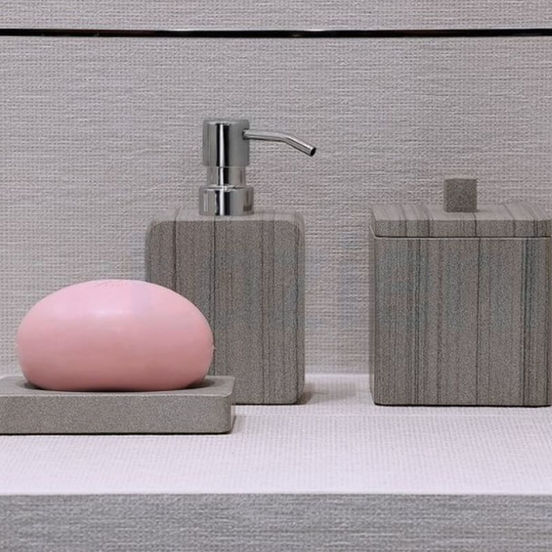 0106011962-2-nov-dozator-za-sapun-150ml-q-bath-10h17h7sm-siv-awd_552x552_pad_478b24840a