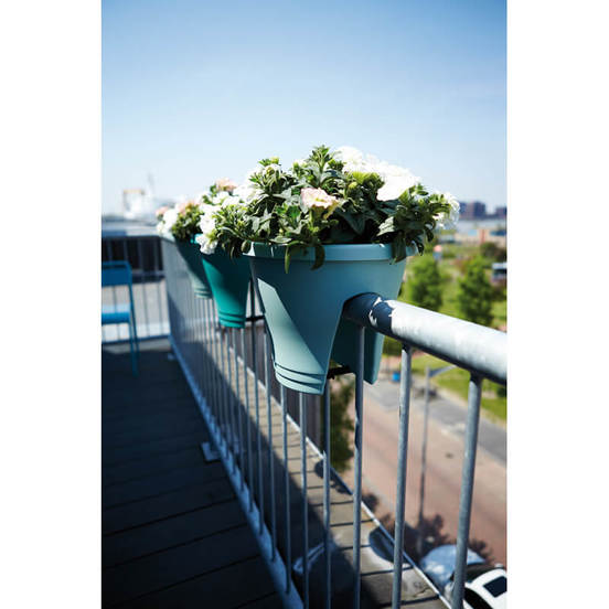 0502010973-3_552x552_pad_478b24840a