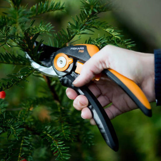 0504020153-4-nozhica-lozarska-za-rjazane-do-o24mm-karbonova-stomana-smartfit-p541-fiskars_552x552_pad_478b24840a