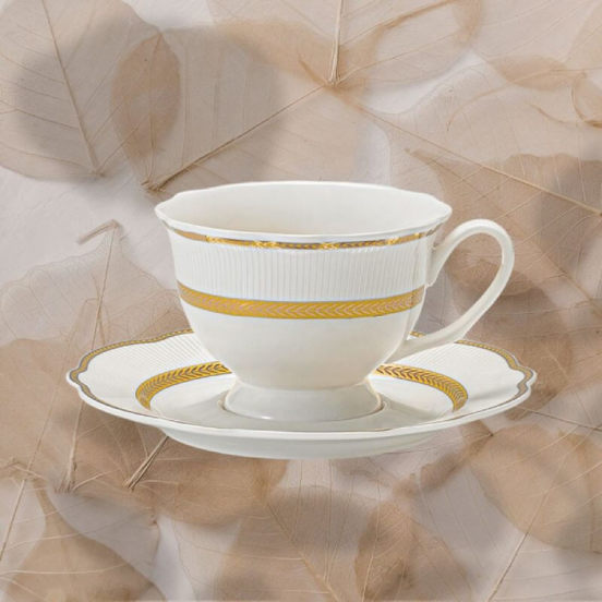 0602060423-3-chashi-s-chinijki-za-kafe-6br-bjal-porcelan-zlatna-lenta-691015197909_552x552_pad_478b24840a