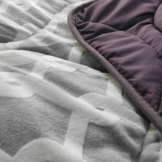 0604070703_552x552_pad_478b24840a