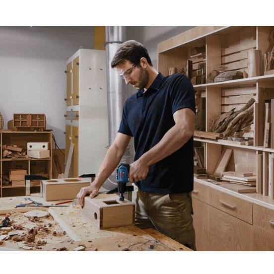 0802010196-akumulatoren-bezchetkov-vintovert-gsr-12-v-30-12-v-2-x-2-0-ah-li-ion1_552x552_pad_478b24840a