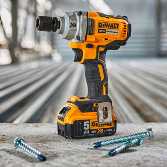 0802010214-udaren-akumulatoren-gajkovert-dcf894-n-18-v-447-nm-12-bez-baterii-i-zarjadno4_552x552_pad_478b24840a