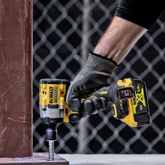 0802010317-4-gajkovert-bezchetkov-18-v-406-nm-12-s-kufar-bez-baterija-i-zarjadno-dcf921-nt-dewalt_552x552_pad_478b24840a