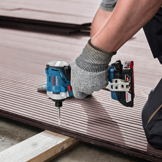 0802010327-4-gajkovert-bezchetkov-14-gdr-18-v-215-18-v215-nm2-sk-bez-baterija-i-zarjadno-bosch_552x552_pad_478b24840a