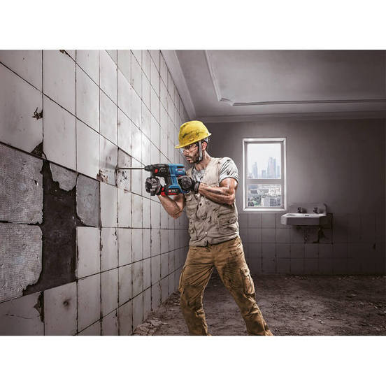 0802030074-akumulatoren-perforator-gbh-180-li-professional-sds-plus-3-funkcii-18-v-2-x-4-ah-li-ion-1-7-j-3_552x552_pad_478b24840a