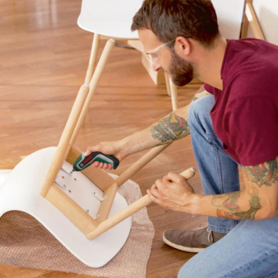 0802040016-7-otvertka-akumulatorna-3-6-v-ixo-7-bosch_552x552_pad_478b24840a