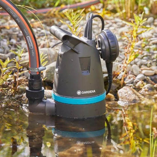 0804010223-3-potopjaema-pompa-za-mrysna-voda-250-w-gardena_552x552_pad_478b24840a