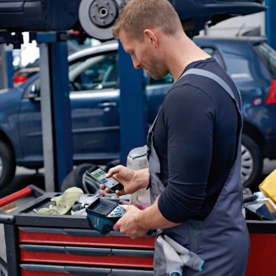 0805020463-7-termokamera-12-v-gtc-600-c-20-c-do-600-cbaterija-i-zarjadno-bosch_552x552_pad_478b24840a