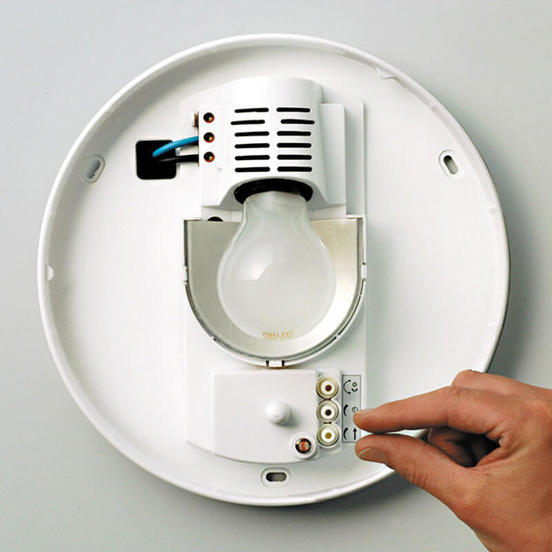 0901030378-lampa-sys-senzor-60-w-44-ip-steinel-2_552x552_pad_478b24840a