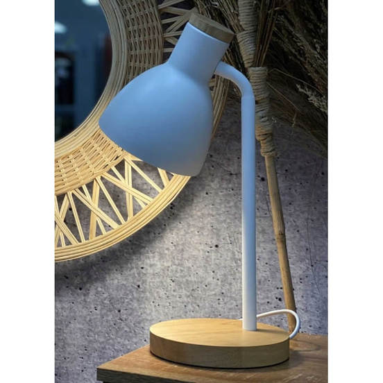 0901040354-3-nastolna-lampa-metalna-bjala-koop-man_552x552_pad_478b24840a