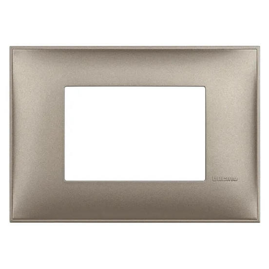 0904011369-ramka-trojna-titan-classia-bticino-italianski-standart-legrand_552x552_pad_478b24840a