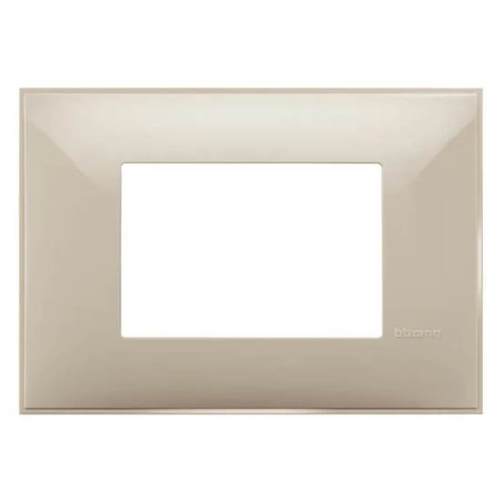 0904011713-ramka-trojna-krem-classia-bticino-italianski-standart-legrand_552x552_pad_478b24840a
