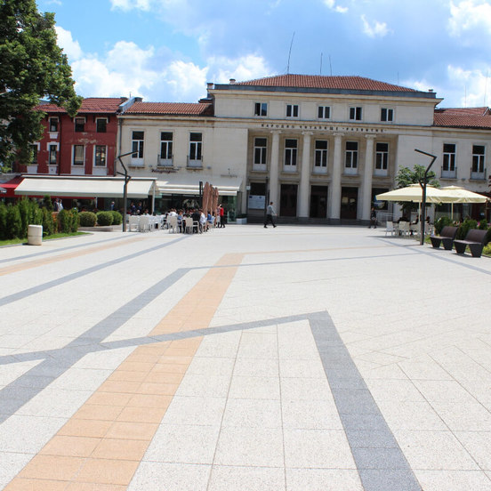 1003020112-2-plocha-gradinska-pastella-grande-60h40h5sm-svetlo-siva-mita-semmelrock_552x552_pad_478b24840a