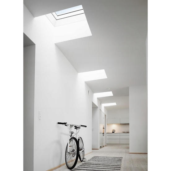1103060320-4-prozorec-za-plosyk-pokriv-cfp-0073-90x90sm-neotvarjaem-s-kupol-velux_552x552_pad_478b24840a
