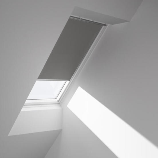 1103060322-2-shtora-zatymnitelna-dkl-0705-pk08-94h140sm-velux_552x552_pad_478b24840a