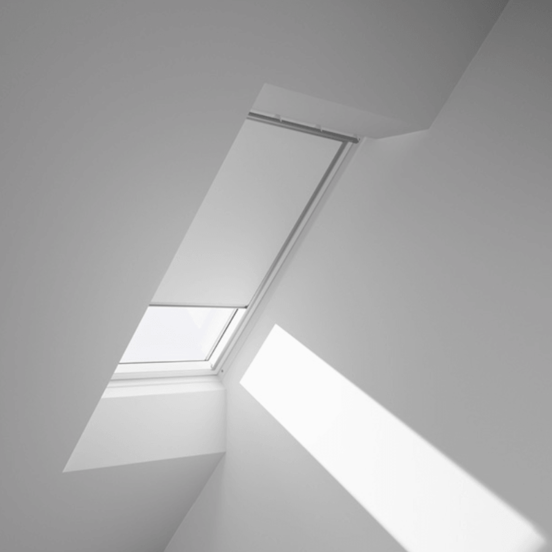 1103060410-2-shtora-zatymnitelna-dkl-4560-fk06-66h118sm-specialni-velux_552x552_pad_478b24840a